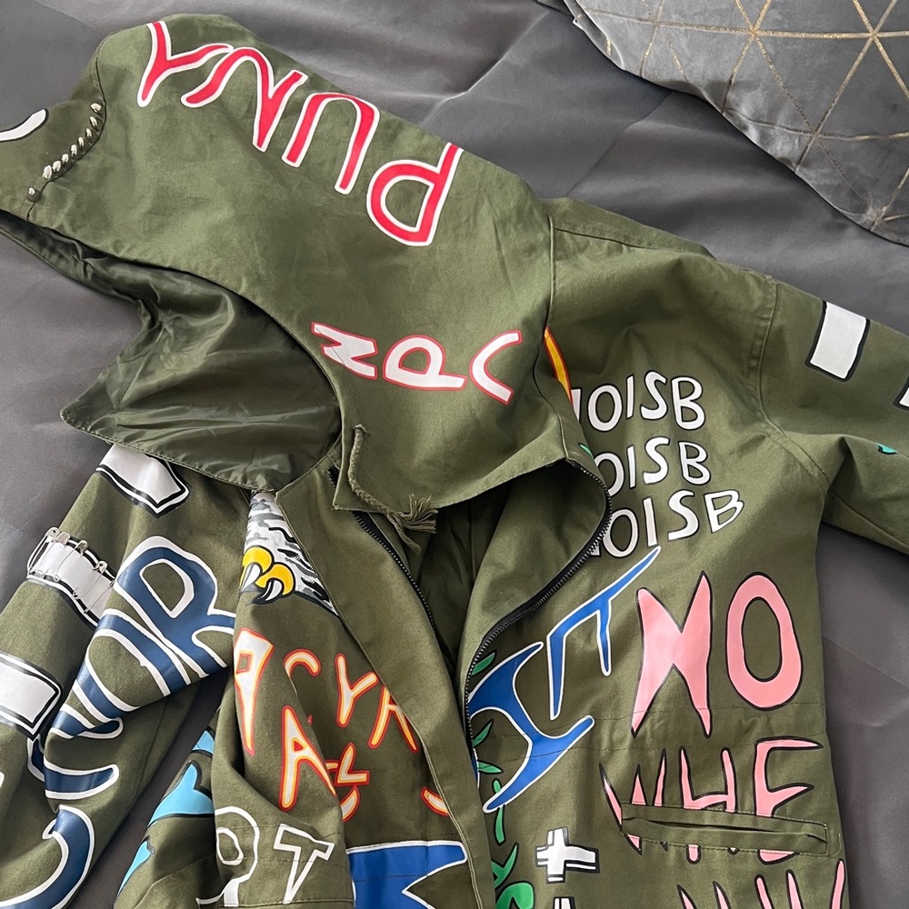 Amazing Graphic jacket. Sz Medium